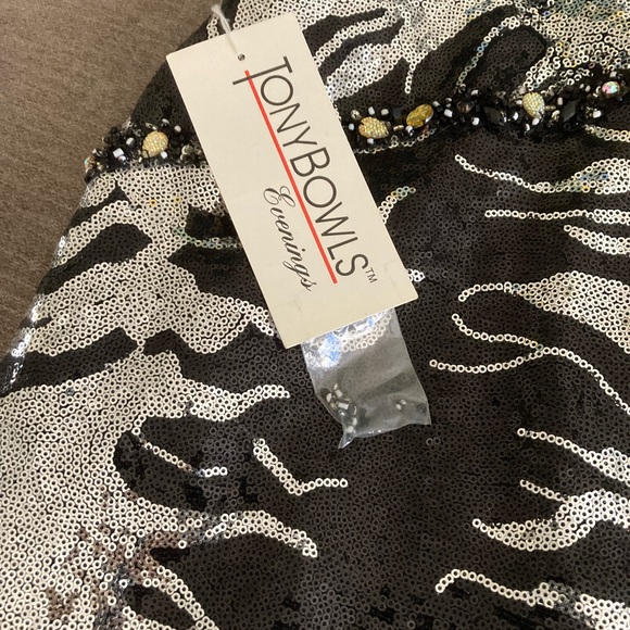 Tony Bowls Prom Dress - Picture 3 of 6